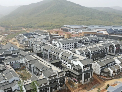 宜興窯湖小鎮(zhèn)二標(biāo)段配電房國慶前順利完成送電！